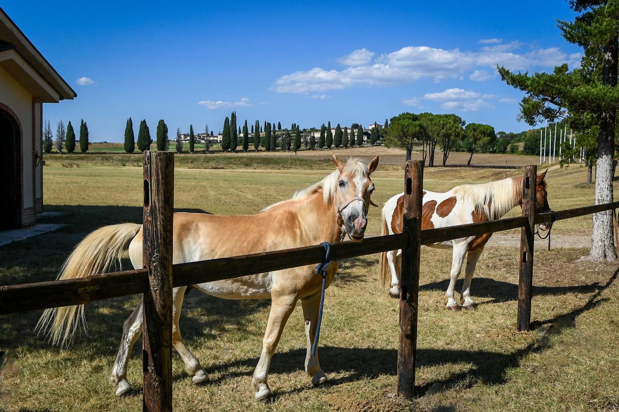 La Bagnaia Golf Resort Exterior photo