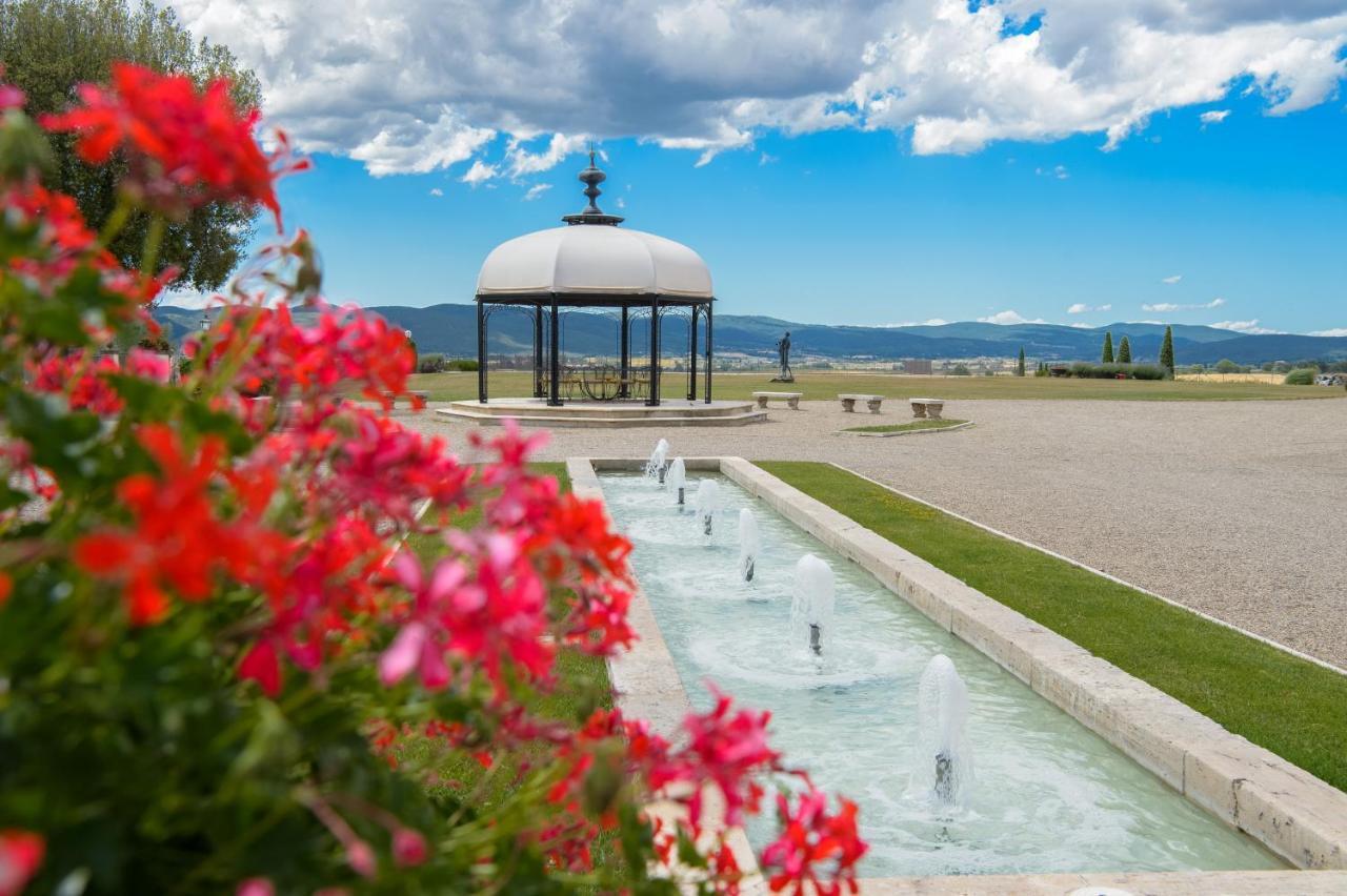 La Bagnaia Golf Resort Exterior photo